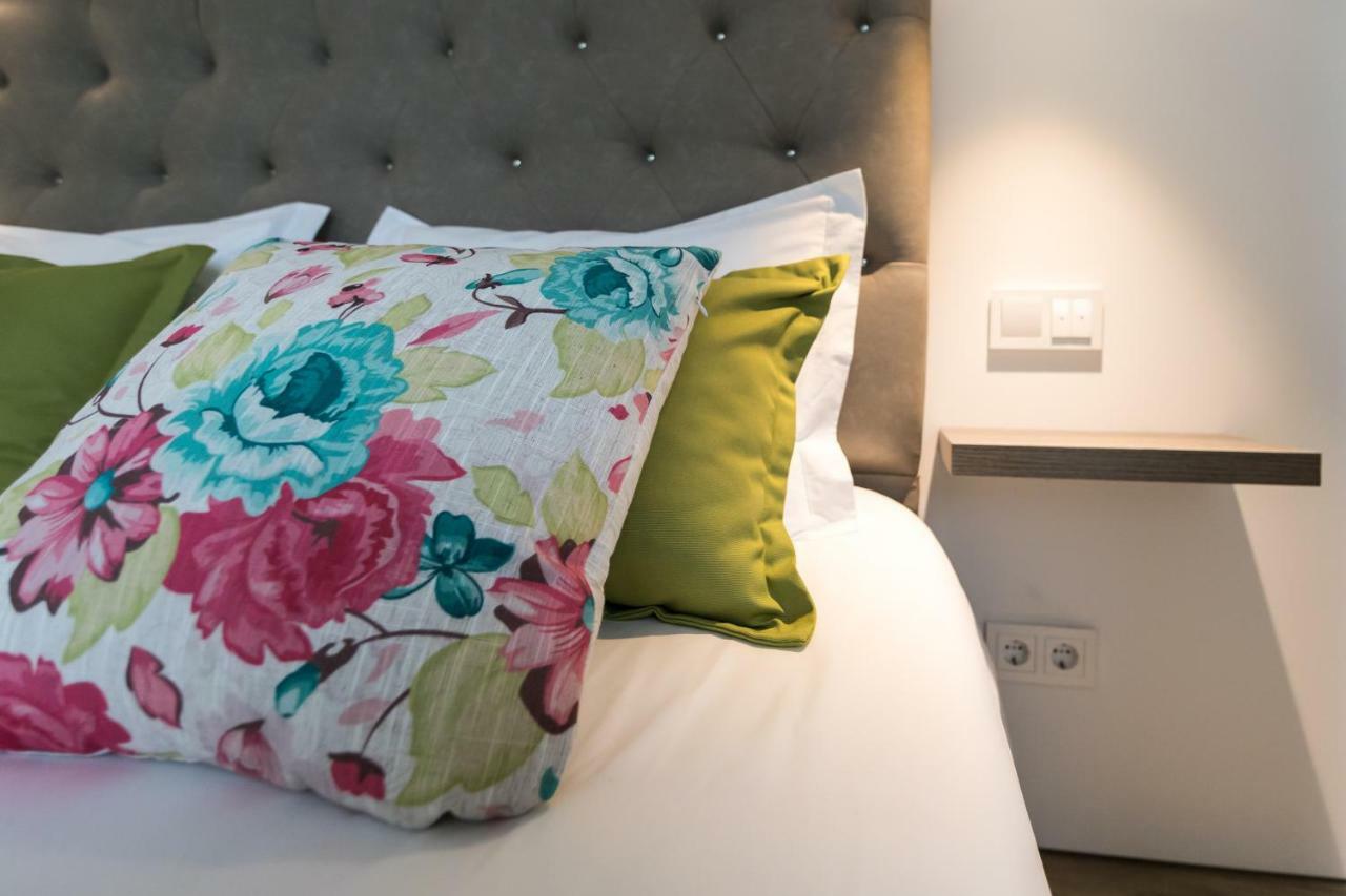 Azaleas Guest House Ribeira Cha Екстериор снимка